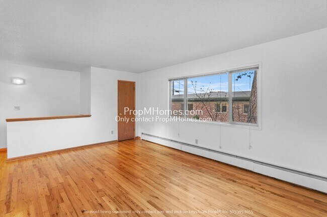 Foto del edificio - Updated One Bedroom Condo Within Walking D...