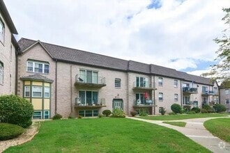Building Photo - 101 Oak Ln