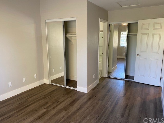 Foto principal - 5401 E Anaheim Rd