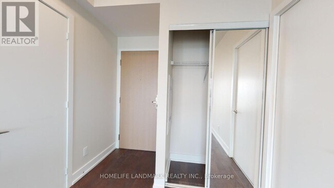Photo du bâtiment - 7 Grenville St