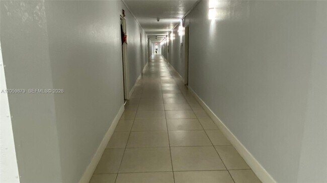 Foto del edificio - 9350 Fontainebleau Blvd