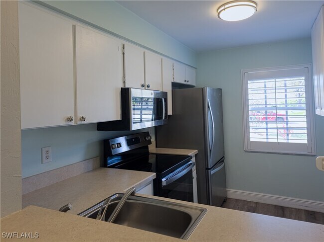 Foto del edificio - 6300 South Pointe Blvd