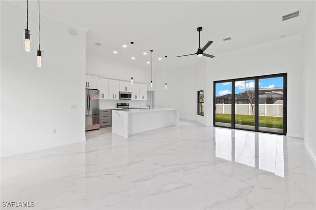 Foto del edificio - 2208 Nelson Rd N
