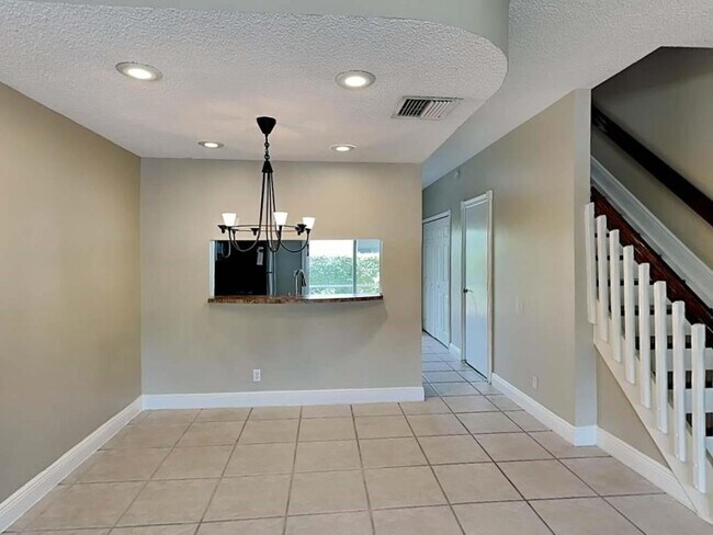 Foto del edificio - 9951 NW 56th Pl
