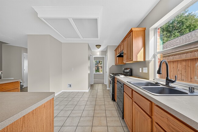 Building Photo - 3719 Cane Lake Dr