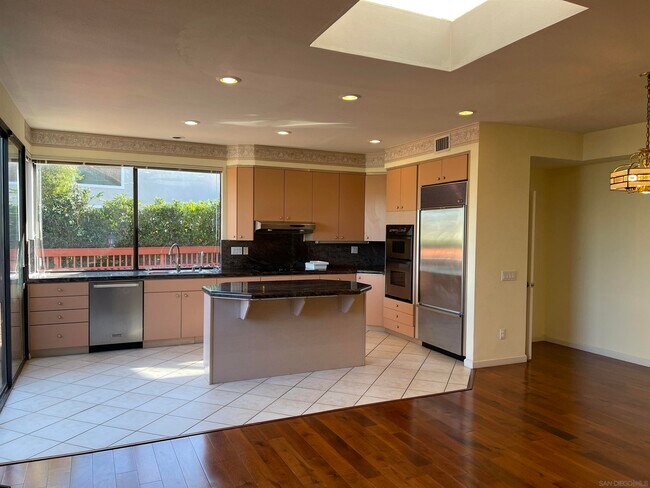Building Photo - 6535 Caminito Northland