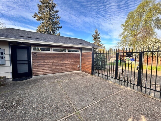 Foto del edificio - 12701 SE Salmon Ct