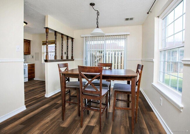 Dinning room - 17 Donovan Ct