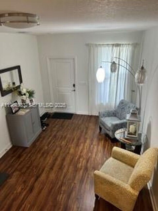 Foto del edificio - 15927 SW 2nd Dr