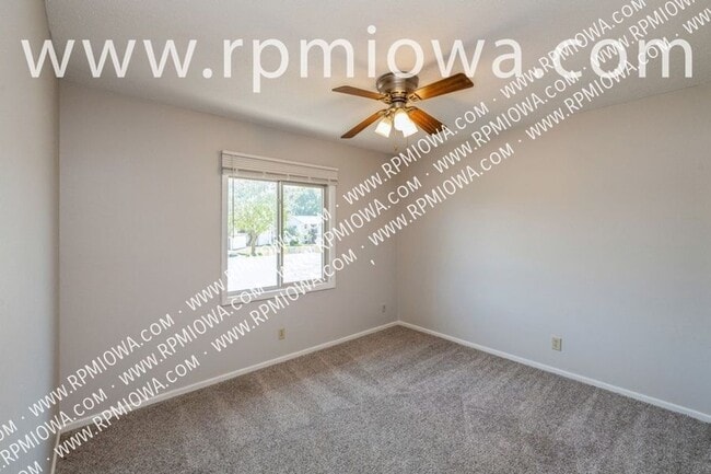 Foto del edificio - 2056 NW Hickory Ln