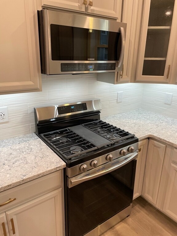 Foto del edificio - 52 Garfield Ave