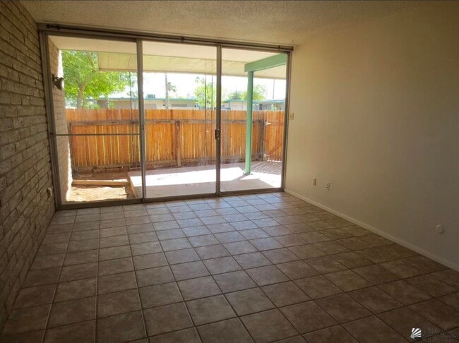 Building Photo - 2150 S Avenue A