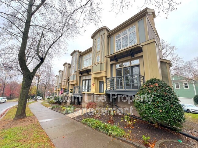 Foto del edificio - 738 Garden District Dr