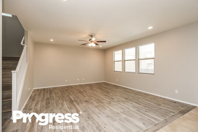 Building Photo - 4079 E Devon Dr