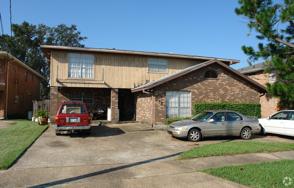 Primary Photo - 3737 Bunkerhill Dr