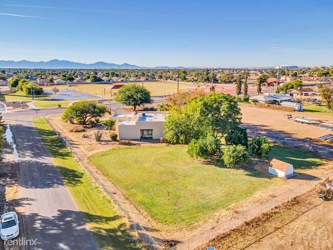 Foto del edificio - 3 br, 2.5 bath House - 7802 W Orangewood Ave