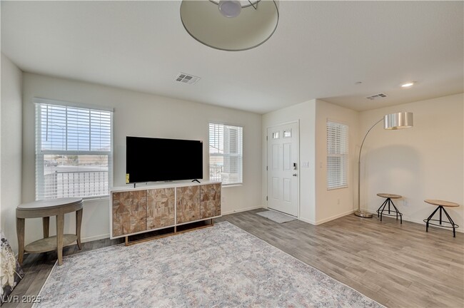 Foto del edificio - 360 Summer Sparrow Ave