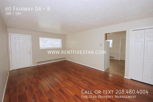 Foto del edificio - 60 Fairway Dr