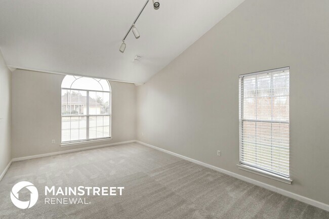Building Photo - 5545 Annandale Dr