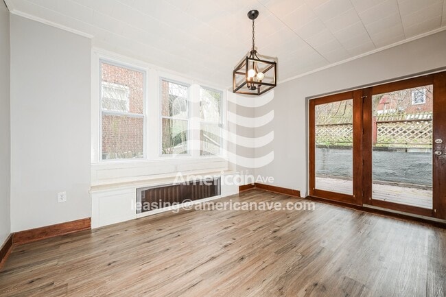 Building Photo - 3013 Pyramid Ave