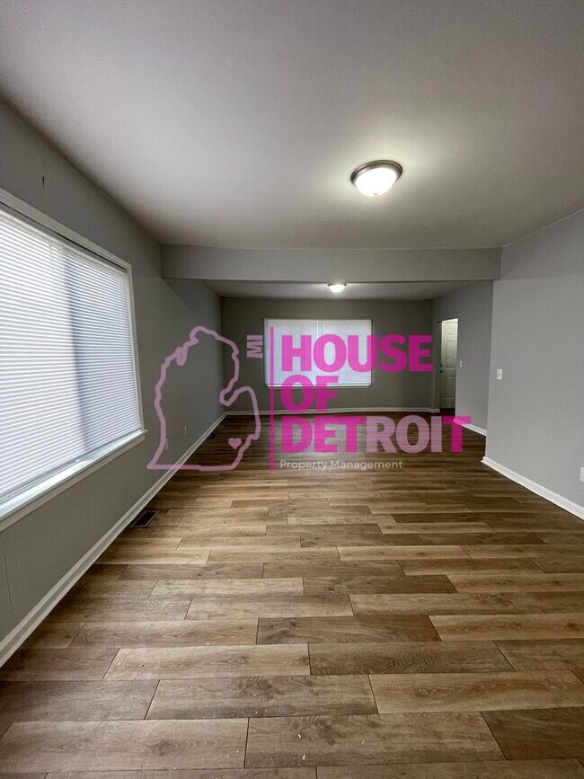 Foto del edificio - 5 BEDROOM 2 BATH | FREE PRE SCREEN | SD PA...