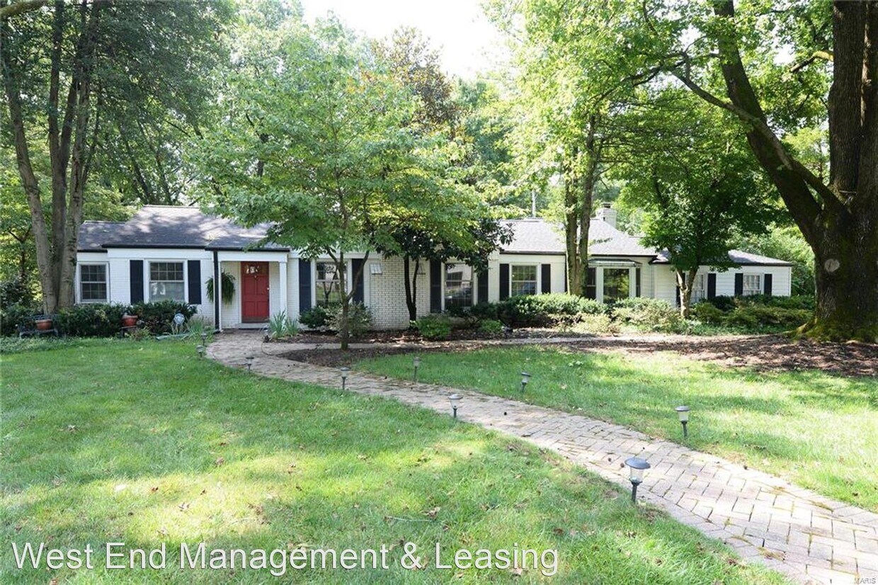 14 Chilton Ln, Creve Coeur, MO 63141 House Rental in Creve Coeur, MO