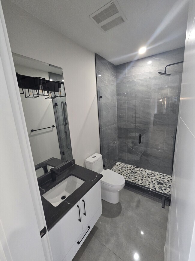 Photo du bâtiment - 46137 Crestview Dr