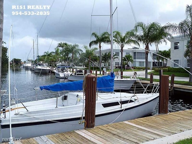Foto del edificio - 6245 Bay Club Dr