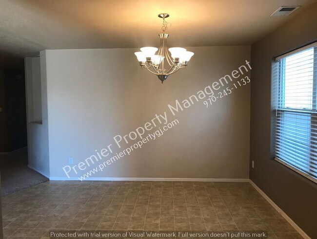 Foto del edificio - 2445 Jack Creek Rd