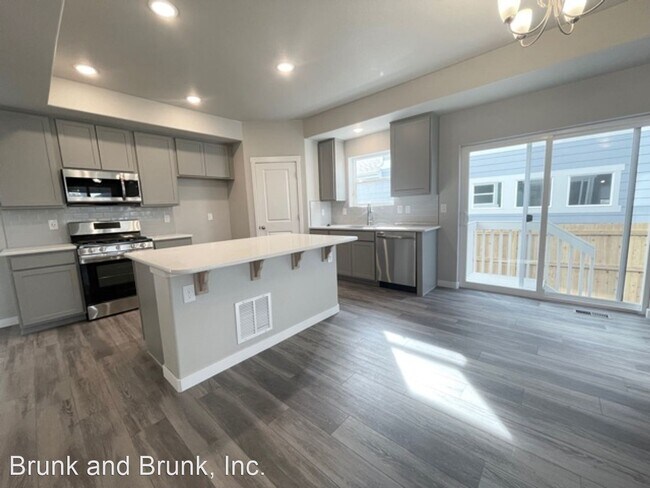 Building Photo - 4 br, 3.5 bath House - 7635 Ochre View