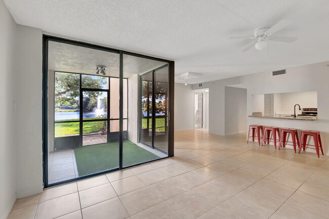 Building Photo - 950 Lavers Cir
