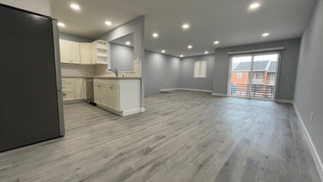 Foto del edificio - 9144 Ellie Dr