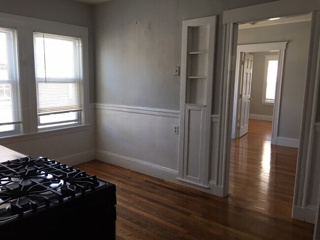 Building Photo - 38 Boynton St