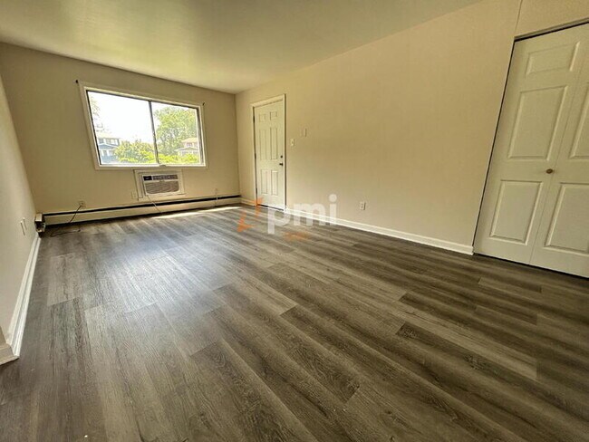 Foto del edificio - 6248 Kathryn Ct