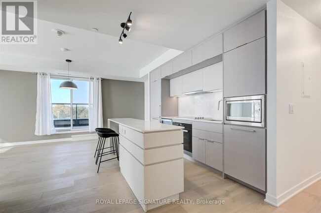 Building Photo - 185 Alberta Ave