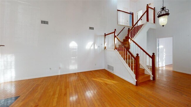 Building Photo - 7916 Pinkerton Ct