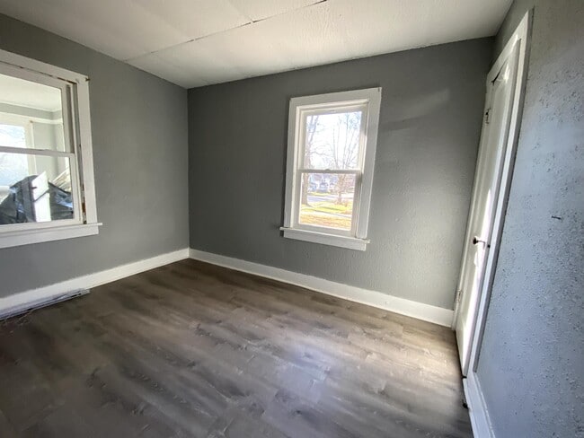 Building Photo - 615 Ricker St