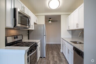Kitchen - Premier at Cherry Hill