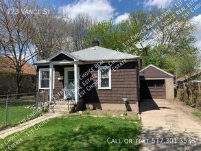 Building Photo - 723 Vance St