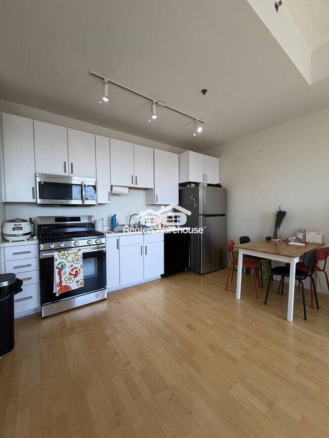 Foto del edificio - Available May 1st 1 Bedroom 1 Bath Condo in Minneapolis