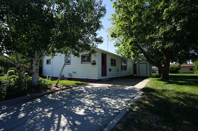 Building Photo - 258 3rd St