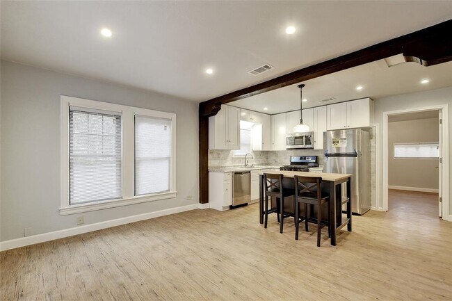 Foto del edificio - 1112 Henninger St