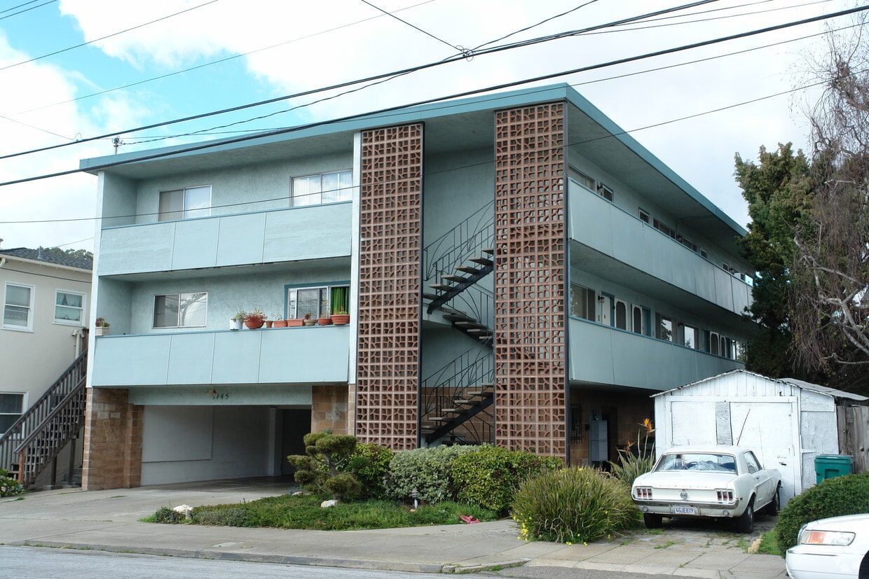 Primary Photo - 1145 Washington Ave