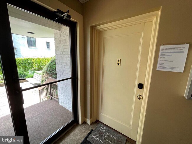 Foto del edificio - 2606 Tunlaw Rd NW