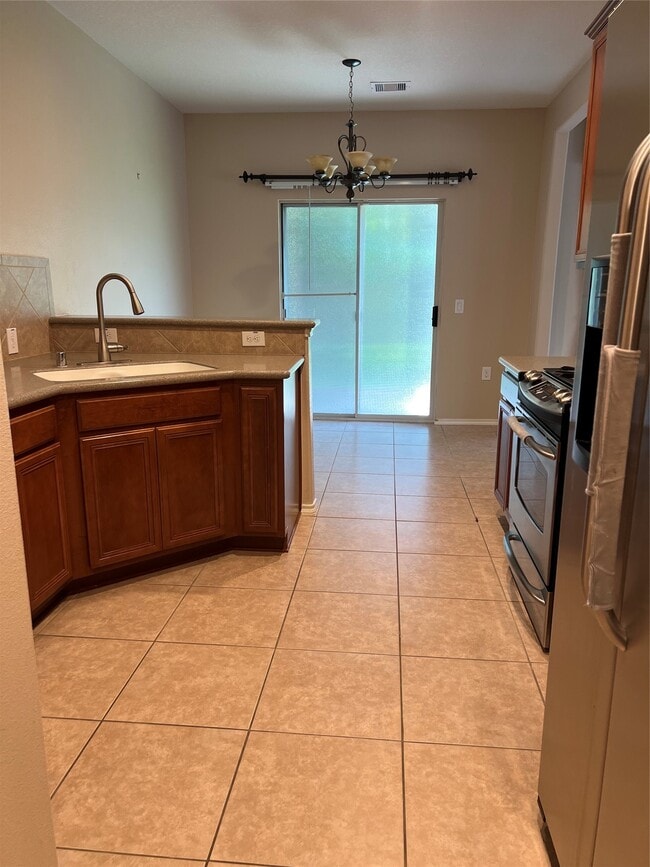 Foto del edificio - 13600 Breton Ridge St