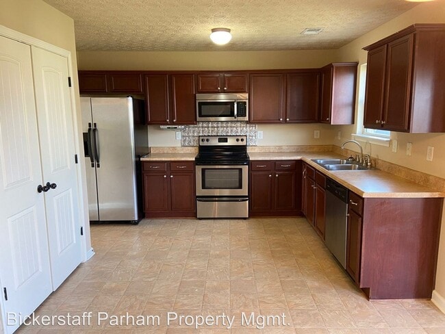 Building Photo - 3 br, 2.5 bath House - 11 Justice Dr