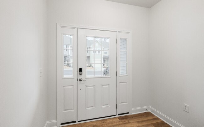 Foto del edificio - Beautiful 3 bedroom, 2.5 bath townhome in Shephard's Square!