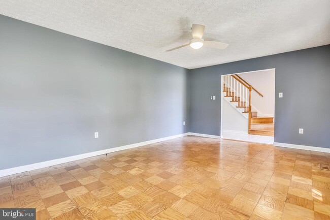 Building Photo - 13300 Sherwood Forest Dr