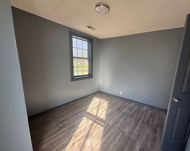 Foto del edificio - 1372 Orgill Ave