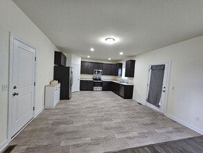 Building Photo - 327 Hightide Dr